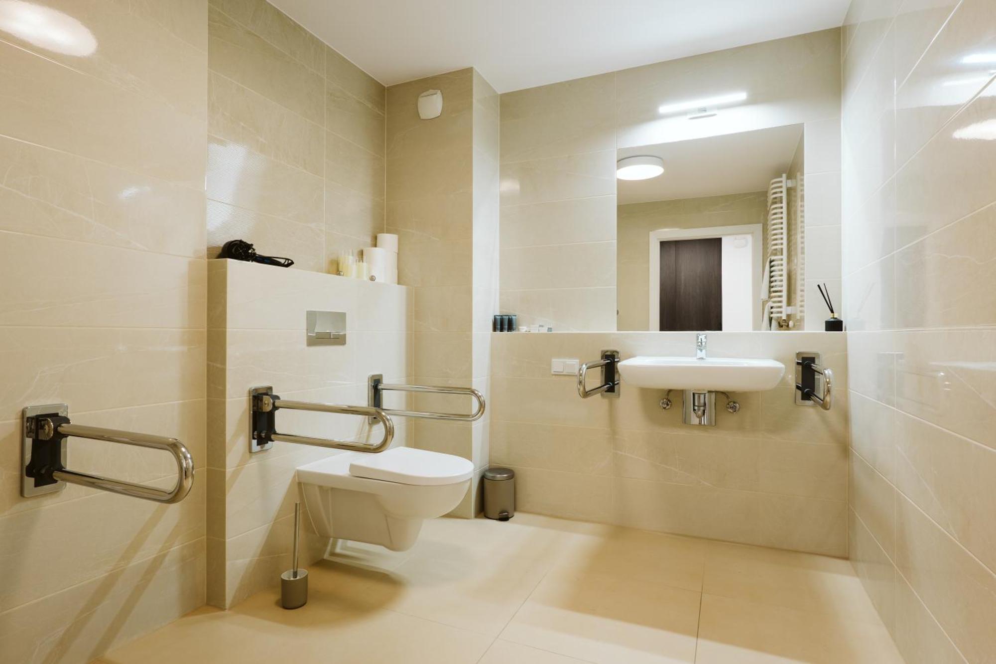 Appartamento Apartament Przy Dworcu Glownym Free Parking Breslavia Esterno foto